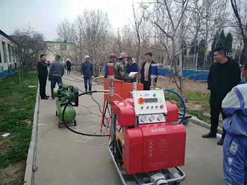 H5600液壓聚氨酯發(fā)泡機(jī)